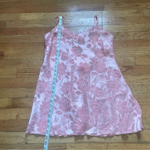 Vintage Victorias Secret Pink Floral Slip Size Medium - Picture 3 of 5